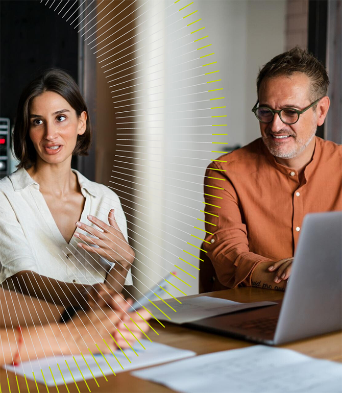 FULL_SLIDE_Discussion_CloseFocus_TwoPeople